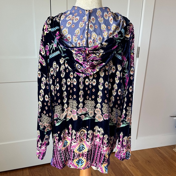 Johnny Was Summer Melina Velvet Burnout Tunic Hoodie - Picture 7 of 13